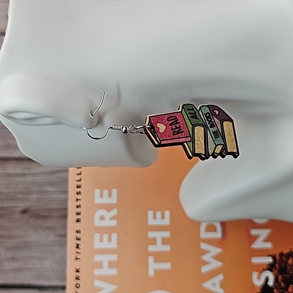 Jewelry - NIP READ ALL BOOKS TEACHERS WIRE PIERCED EARRINGS